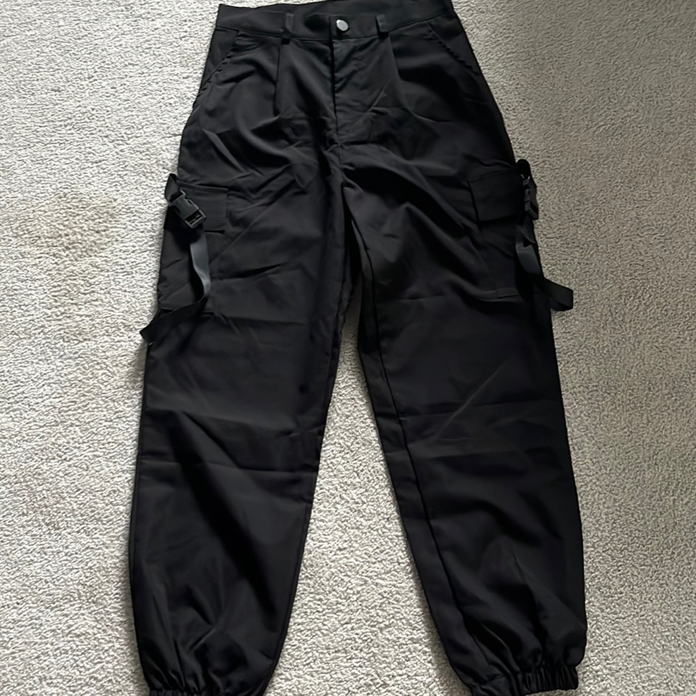 black jogger cargo pants